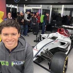 Meet your Posher, Diego